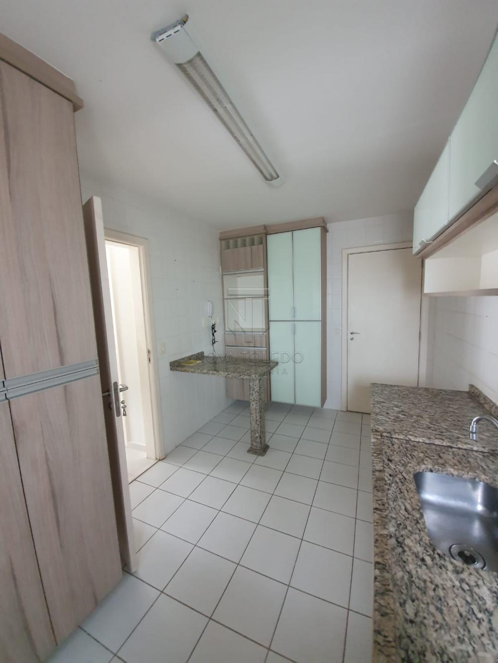 Alugar Apartamento / Padrão em São José dos Campos R$ 4.000,00 - Foto 5