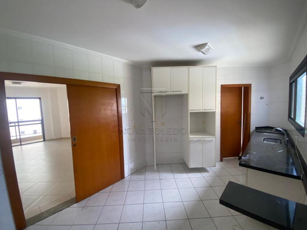 Alugar Apartamento / Padrão em São José dos Campos R$ 2.850,00 - Foto 3