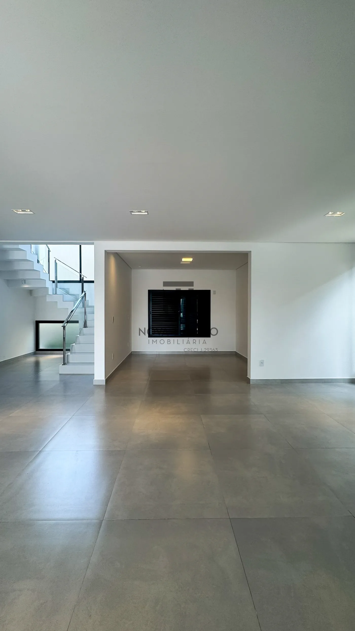 Alugar Casa / Condomínio em São José dos Campos R$ 18.000,00 - Foto 2