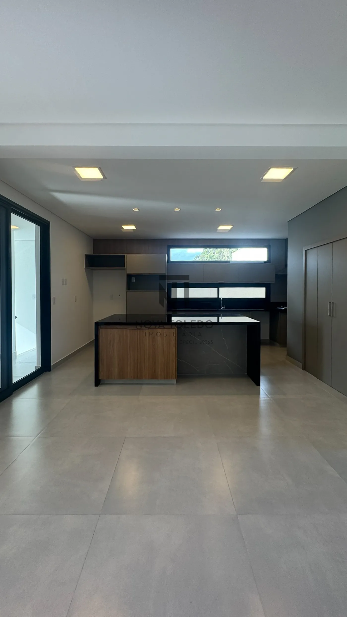 Alugar Casa / Condomínio em São José dos Campos R$ 18.000,00 - Foto 3