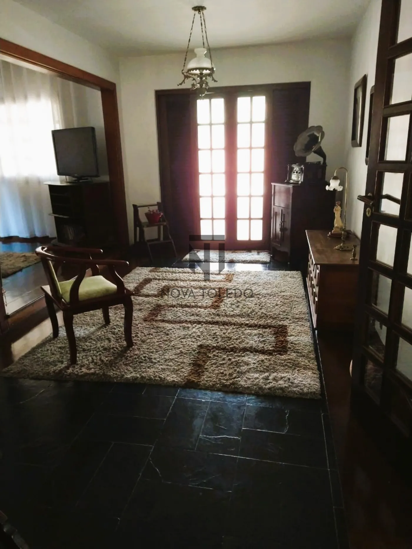 Comprar Casa / Padrão em São José dos Campos R$ 1.010.000,00 - Foto 2
