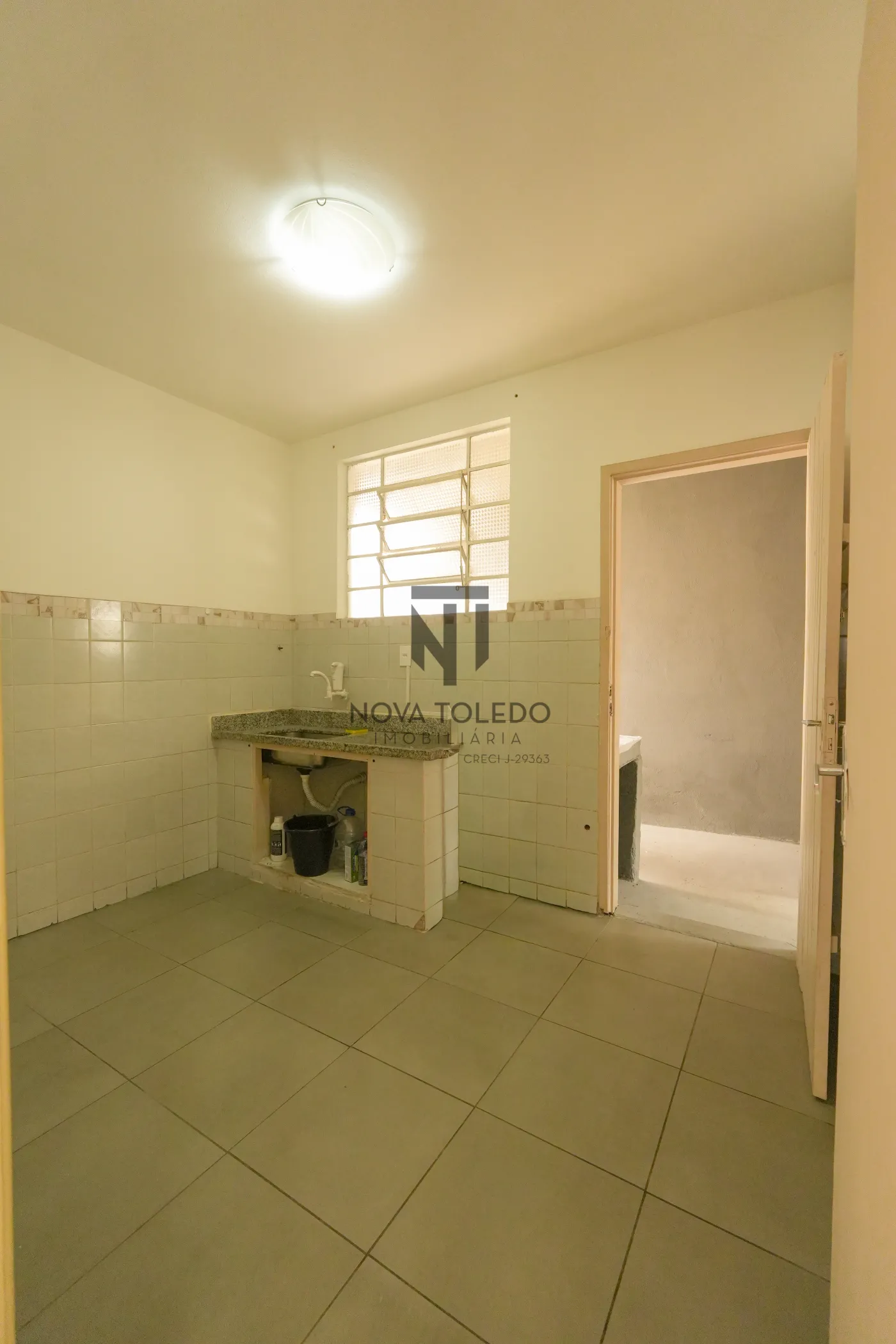 Alugar Casa / Padrão em São José dos Campos R$ 2.700,00 - Foto 1