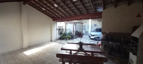 Sobrado com 4 dormitórios - 3 banheiros - 3 vagas de garagem - Villa Branca - Jacareí