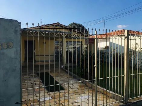 Alugar Casa / Padrão em São José dos Campos. apenas R$ 1.065.000,00