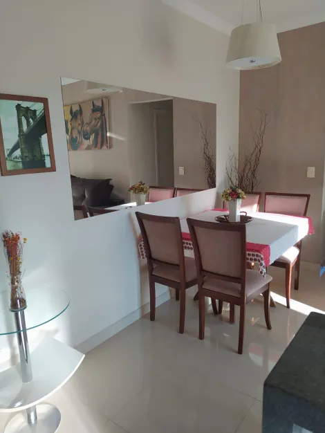 Apartamento com 2 Quartos e 2 banheiros à Venda, 68 m²- Ótima Localização