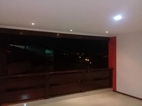 Casa com 220m², 3 dormitórios, 1 suíte, quintal, churrasqueira- Vila Unidos