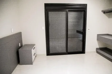 imagem 4 - LINDA CASA EM CONDOMÍNIO FECHADO COM 5 DORMITÓRIOS SENDO 4 SUÍTES, 700 METROS DE ÁREA CONSTRUÍDA, COM UMA BELA PISCINA E CHURRASQUEIRA. imagem 4 - LINDA CASA EM CONDOMÍNIO FECHADO COM 5 DORMITÓRIOS SENDO 4 SUÍTES, 700 METROS DE ÁREA CONSTRUÍDA, COM UMA BELA PISCINA E CHURRASQUEIRA.